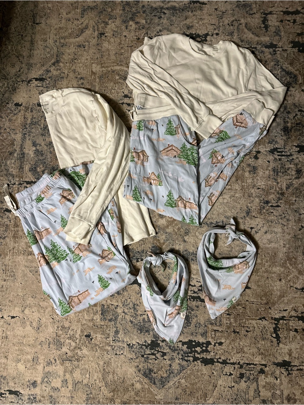 Burt's Bees family pajamas bundle (2 human and 2 dogs)